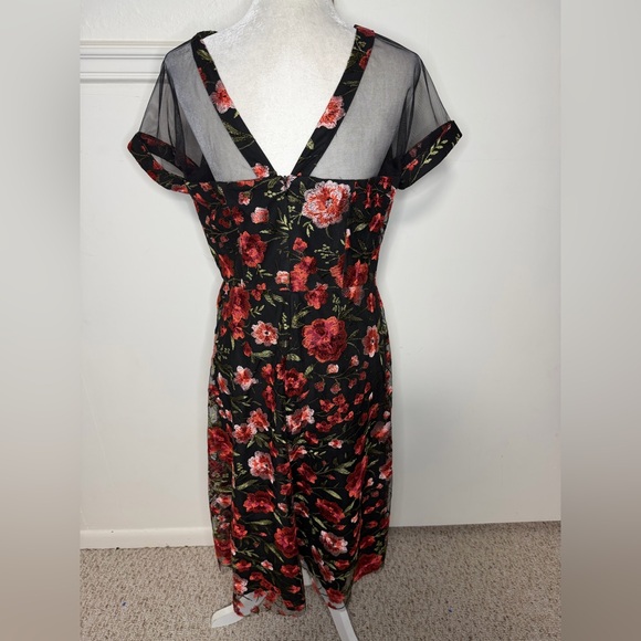 Maggy London Black and Red Floral Mesh Midi Dress size 10 - Picture 5 of 8